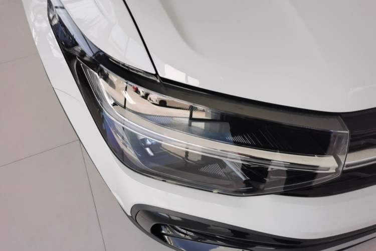 Used Volkswagen Tharu 2024 300TSI Two-Wheel-Drive Moon Luxury Edition Right Front Headlight