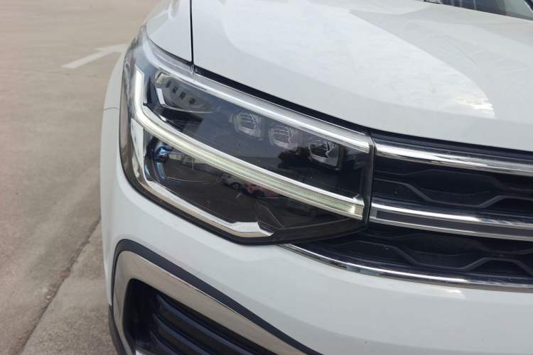 Used Volkswagen Tharu 2024 300TSI Two-Wheel-Drive Full Moon Edition Right Front Headlight