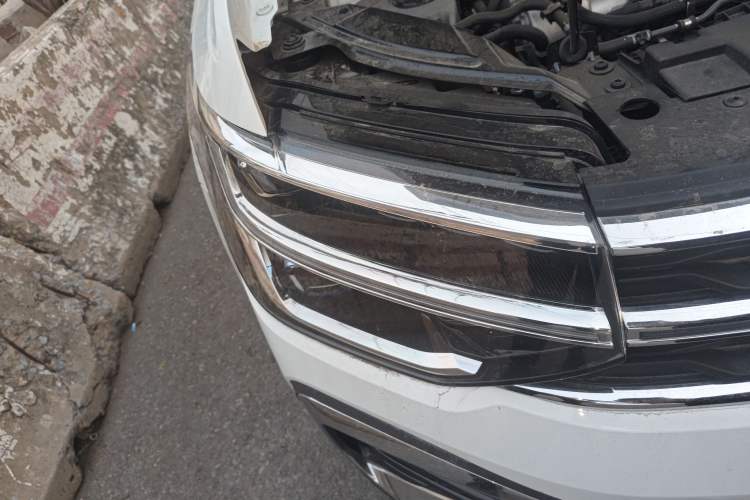 Used Volkswagen Tharu 2024 300TSI Two-Wheel-Drive Full Moon Edition Right Front Headlight