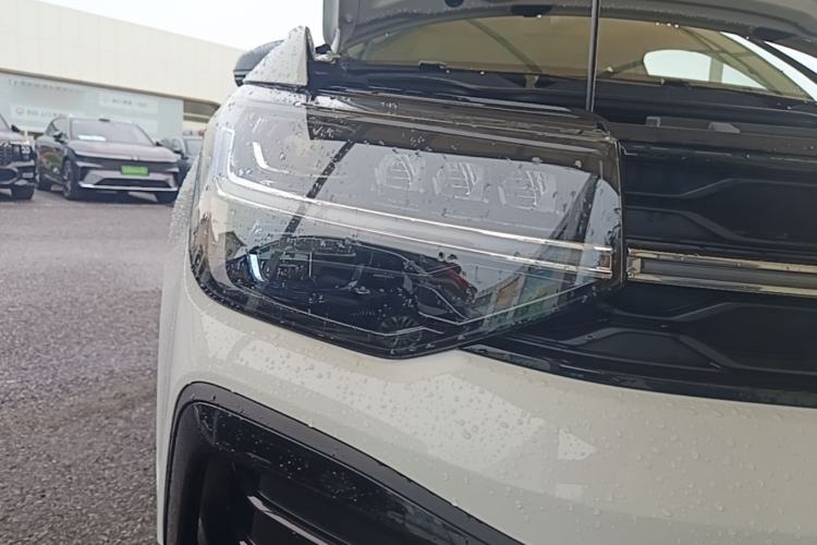 Used Volkswagen Tharu 2024 300TSI Two-Wheel-Drive Moon Luxury Edition Right Front Headlight