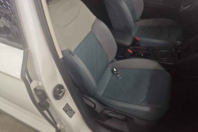Used Volkswagen Tharu 2024 300TSI Two-Wheel-Drive Moonlight Edition Right Front Seat