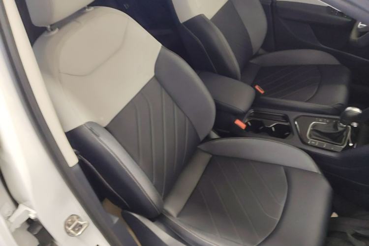 Used Volkswagen Tharu 2024 300TSI Two-Wheel-Drive Full Moon Edition Right Front Seat