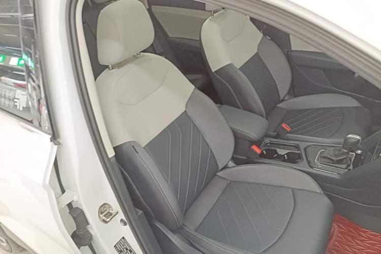 Used Volkswagen Tharu 2024 300TSI Two-Wheel-Drive Full Moon Edition Right Front Seat