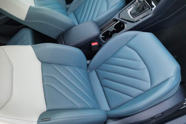 Used Volkswagen Tharu 2024 300TSI Two-Wheel-Drive Moon Luxury Edition Right Front Seat