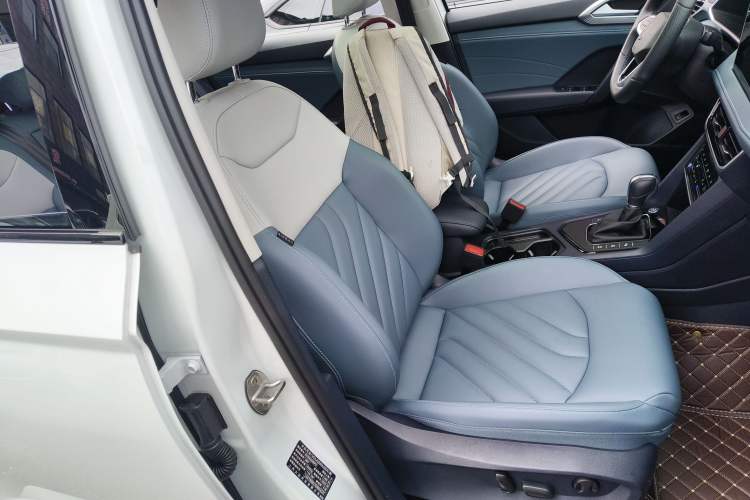 Used Volkswagen Tharu 2024 300TSI Two-Wheel-Drive Moon Luxury Edition Right Front Seat