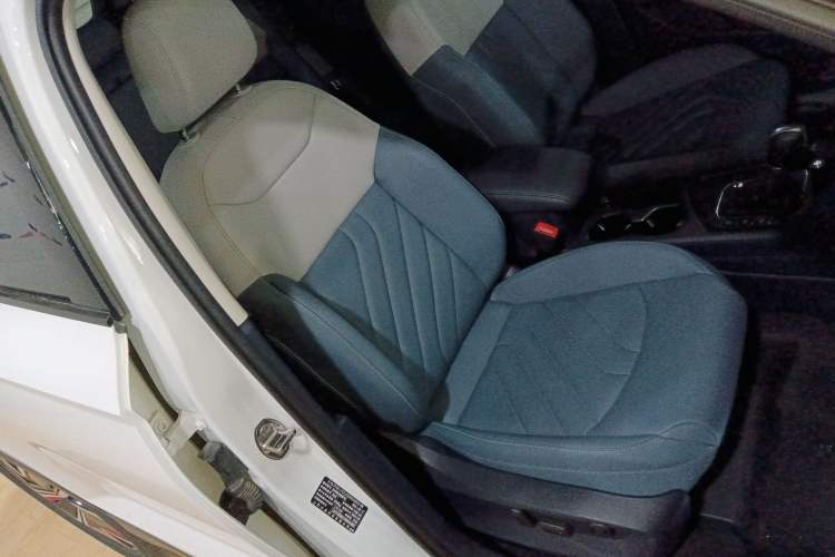 Used Volkswagen Tharu 2024 300TSI Two-Wheel-Drive Moon Luxury Edition Right Front Seat