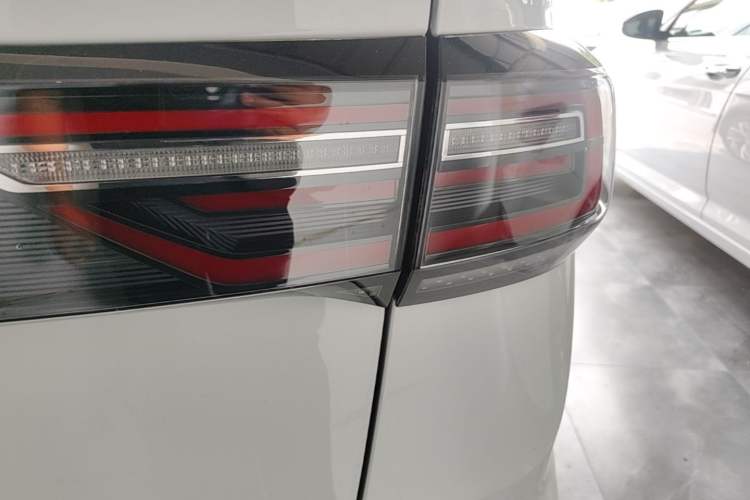 Used Volkswagen Tharu 2024 300TSI Two-Wheel-Drive Moon Luxury Edition Right Rear Taillight
