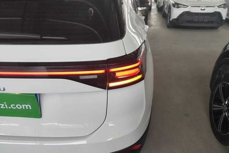 Used Volkswagen Tharu 2024 300TSI Two-Wheel-Drive Crescent Edition Right Rear Taillight