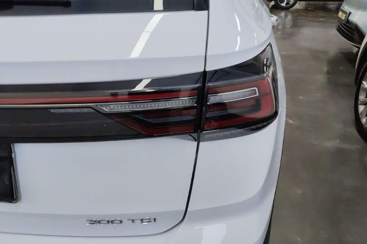 Used Volkswagen Tharu 2024 300TSI Two-Wheel-Drive Full Moon Edition Right Rear Taillight
