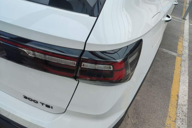 Used Volkswagen Tharu 2024 300TSI Two-Wheel-Drive Moon Luxury Edition Right Rear Taillight