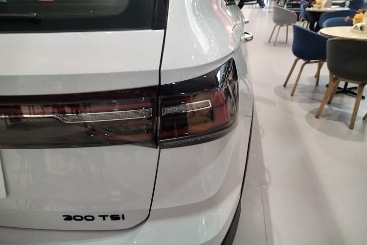 Used Volkswagen Tharu 2024 300TSI Two-Wheel-Drive Moon Luxury Edition Right Rear Taillight
