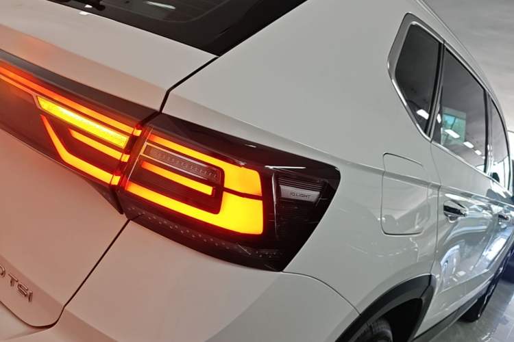 Used Volkswagen Tharu 2024 300TSI Two-Wheel-Drive Full Moon Edition Right Rear Taillight