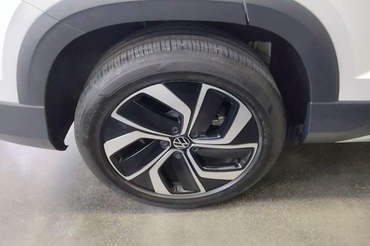 Used Volkswagen Tharu 2024 300TSI Two-Wheel-Drive Full Moon Edition Right Rear Wheel Hub