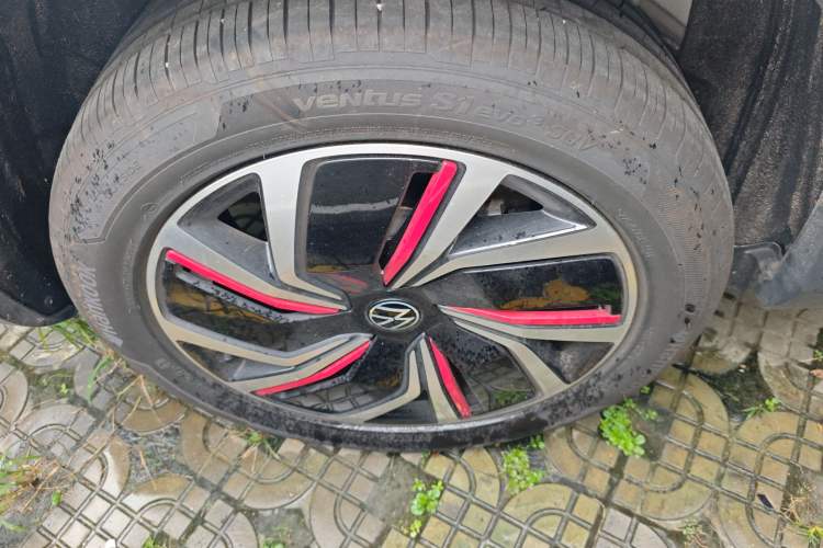 Used Volkswagen Tharu 2024 300TSI Two-Wheel-Drive Moon Luxury Edition Right Rear Wheel Hub
