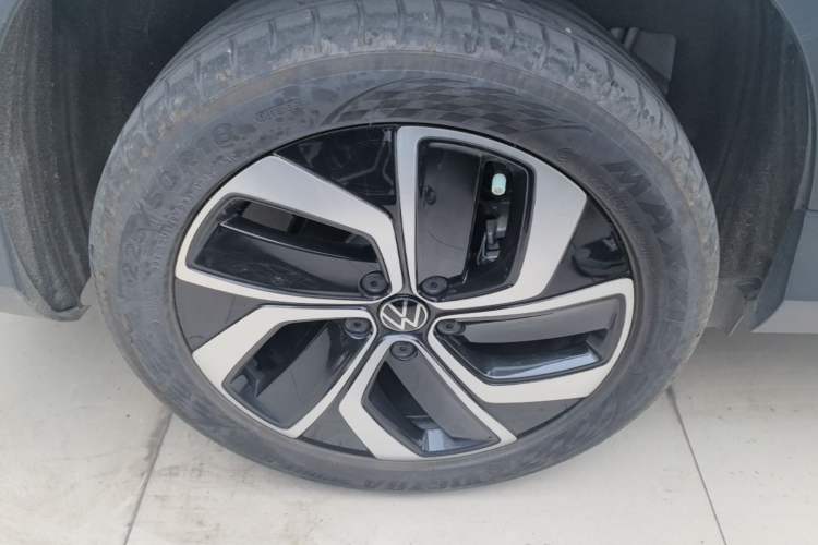 Used Volkswagen Tharu 2024 300TSI Two-Wheel-Drive Full Moon Edition Right Rear Wheel Hub