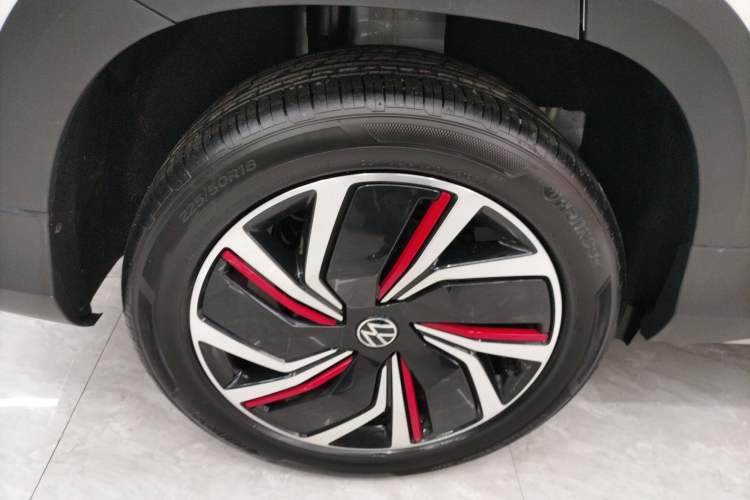 Used Volkswagen Tharu 2024 300TSI Two-Wheel-Drive Moon Luxury Edition Right Rear Wheel Hub