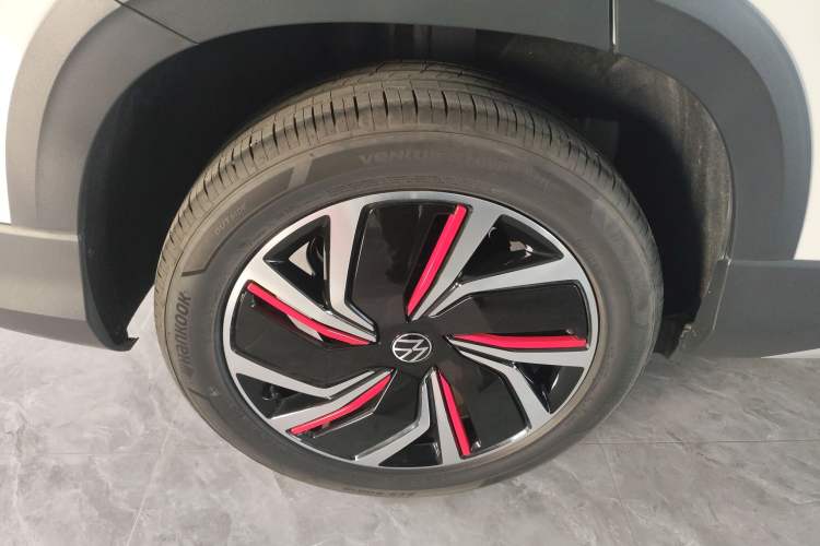 Used Volkswagen Tharu 2024 300TSI Two-Wheel-Drive Moon Luxury Edition Right Rear Wheel Hub