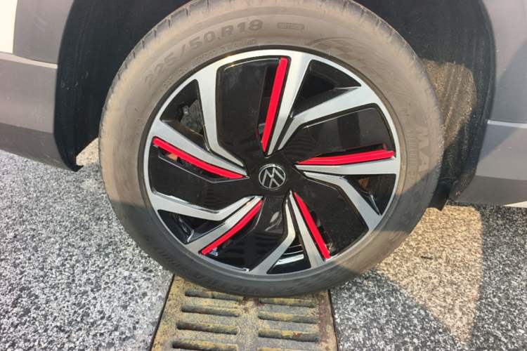 Used Volkswagen Tharu 2024 300TSI Two-Wheel-Drive Moon Luxury Edition Right Rear Wheel Hub