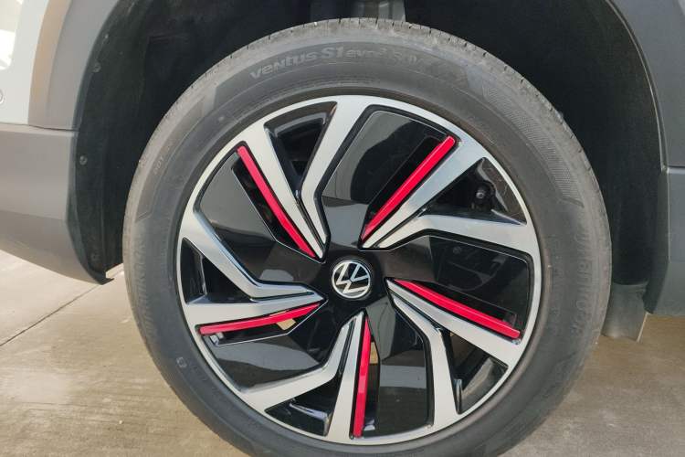 Used Volkswagen Tharu 2024 300TSI Two-Wheel-Drive Moon Luxury Edition Right Rear Wheel Hub