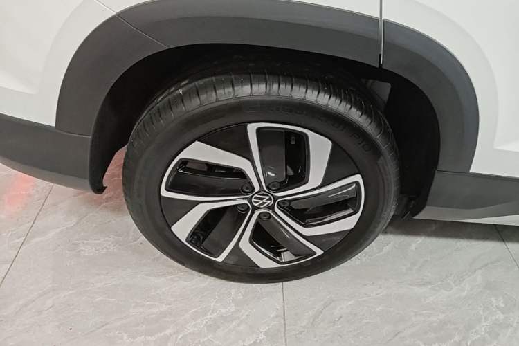 Used Volkswagen Tharu 2024 300TSI Two-Wheel-Drive Full Moon Edition Right Rear Wheel Hub