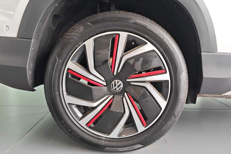 Used Volkswagen Tharu 2024 300TSI Two-Wheel-Drive Moon Luxury Edition Right Rear Wheel Hub