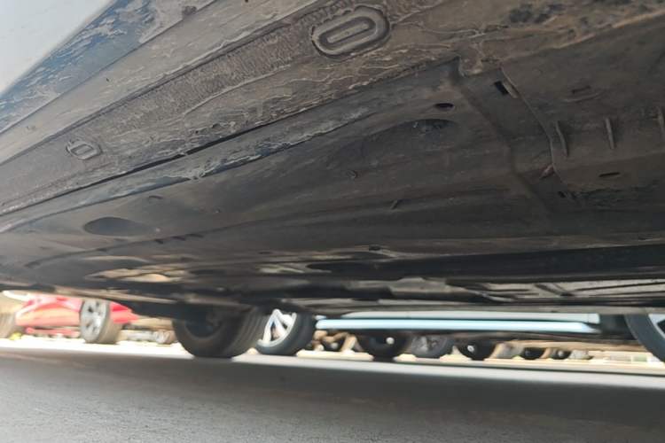 Used Volkswagen Tharu 2024 300TSI Two-Wheel-Drive Moon Luxury Edition Right Side Sill