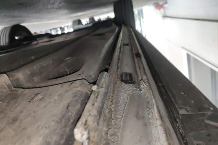 Used Volkswagen Tharu 2024 300TSI Two-Wheel-Drive Moonlight Edition Right Side Sill