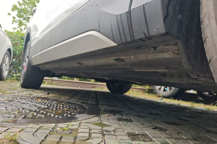 Used Volkswagen Tharu 2024 300TSI Two-Wheel-Drive Moon Luxury Edition Right Side Sill