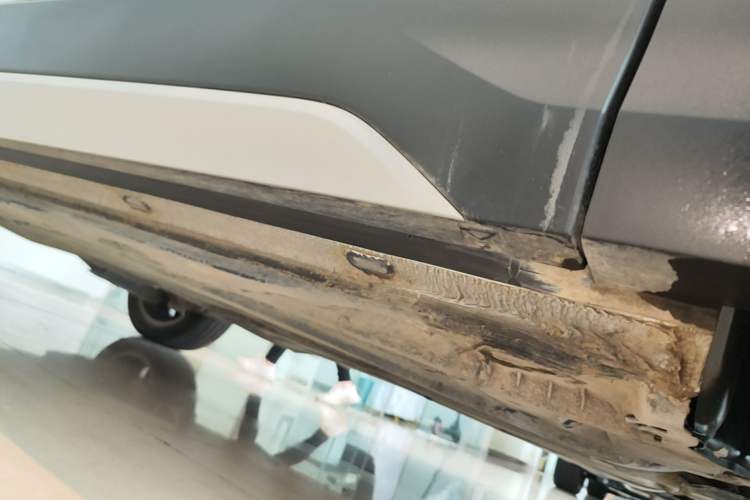Used Volkswagen Tharu 2024 300TSI Two-Wheel-Drive Moon Luxury Edition Right Side Sill