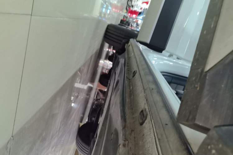 Used Volkswagen Tharu 2024 300TSI Two-Wheel-Drive Full Moon Edition Right Side Sill