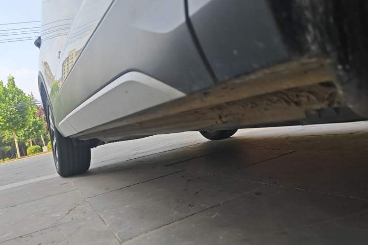 Used Volkswagen Tharu 2024 300TSI Two-Wheel-Drive Full Moon Edition Right Side Sill