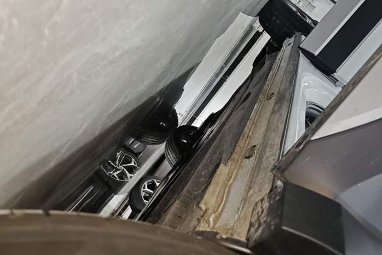Used Volkswagen Tharu 2024 300TSI Two-Wheel-Drive Full Moon Edition Right Side Sill