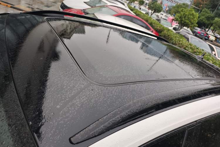 Used Volkswagen Tharu 2024 300TSI Two-Wheel-Drive Moon Luxury Edition Roof