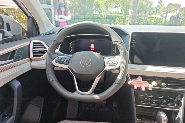 Used Volkswagen Tharu 2024 300TSI Two-Wheel-Drive Full Moon Edition Steering Wheel
