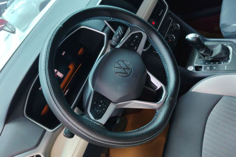 Used Volkswagen Tharu 2024 300TSI Two-Wheel-Drive Crescent Edition Steering Wheel