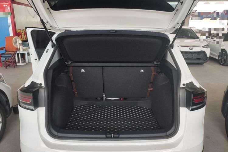 Used Volkswagen Tharu 2024 300TSI Two-Wheel-Drive Crescent Edition Trunk