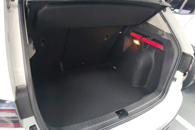 Used Volkswagen Tharu 2024 300TSI Two-Wheel-Drive Crescent Edition Trunk