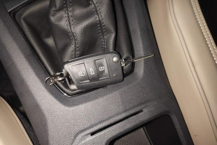 Used Volkswagen Tharu 2024 300TSI Two-Wheel-Drive Crescent Edition Vehicle Key