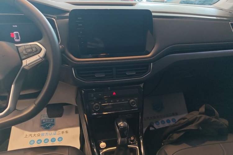 Used Volkswagen Tharu 2025 NewRui 300TSI Prestige Edition Audio And AC Panel