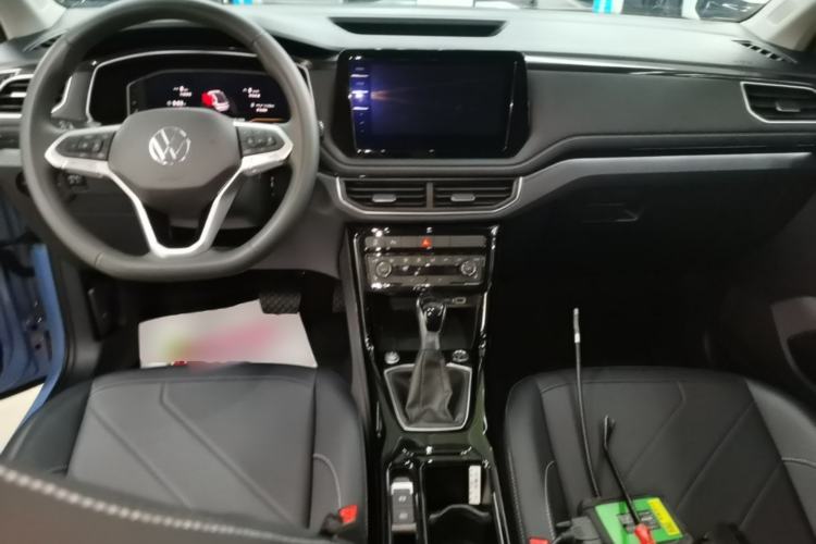 Used Volkswagen Tharu 2025 NewRui 300TSI Prestige Edition Center Console
