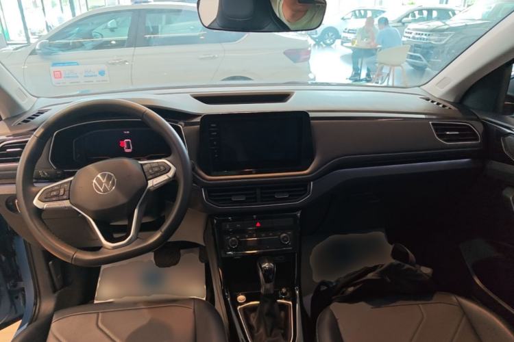 Used Volkswagen Tharu 2025 NewRui 300TSI Prestige Edition Center Console