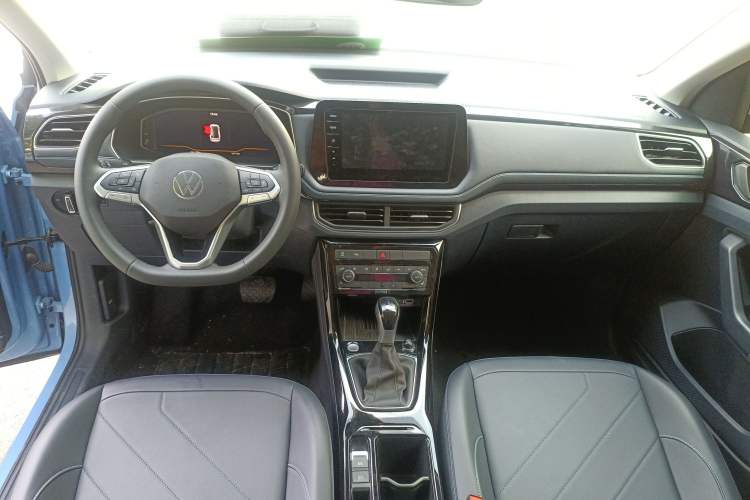 Used Volkswagen Tharu 2025 NewRui 300TSI Prestige Edition Center Console