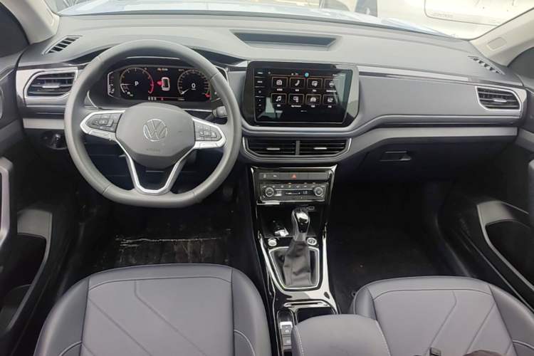 Used Volkswagen Tharu 2025 NewRui 300TSI Prestige Edition Center Console