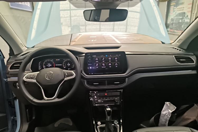 Used Volkswagen Tharu 2025 NewRui 300TSI Prestige Edition Center Console