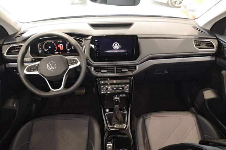 Used Volkswagen Tharu 2025 NewRui 300TSI Prestige Edition Center Console