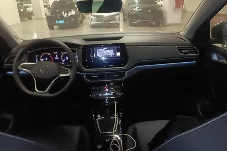 Used Volkswagen Tharu 2025 NewRui 300TSI Prestige Edition Center Console