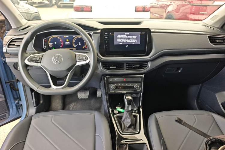 Used Volkswagen Tharu 2025 NewRui 300TSI Prestige Edition Center Console