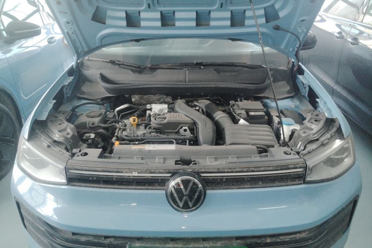 Used Volkswagen Tharu 2025 NewRui 300TSI Prestige Edition Engine Bay