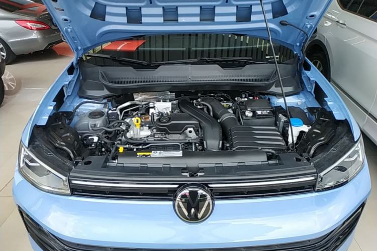 Used Volkswagen Tharu 2025 NewRui 300TSI Prestige Edition Engine Bay