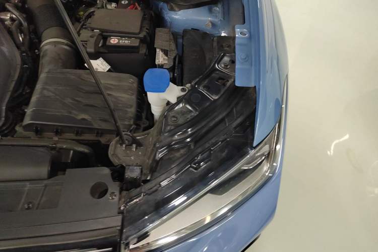 Used Volkswagen Tharu 2025 NewRui 300TSI Prestige Edition Engine Bay Left